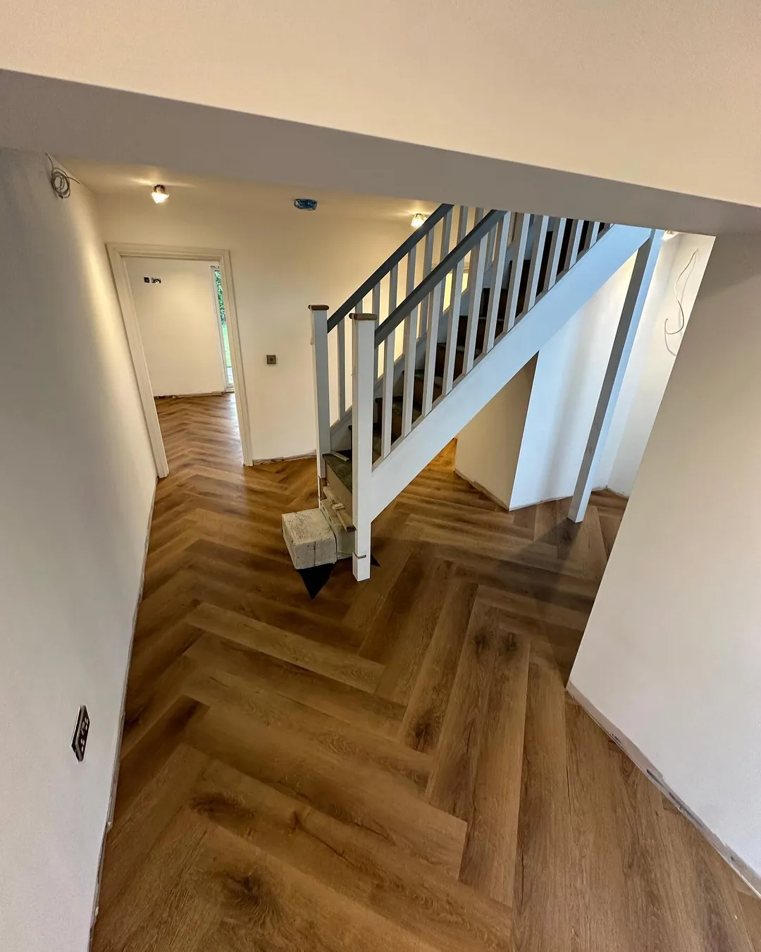 Кварцвиниловая плитка "Invictus" Royal Oak Mocca (406*102*2мм) — купить в Ростове-на-Дону