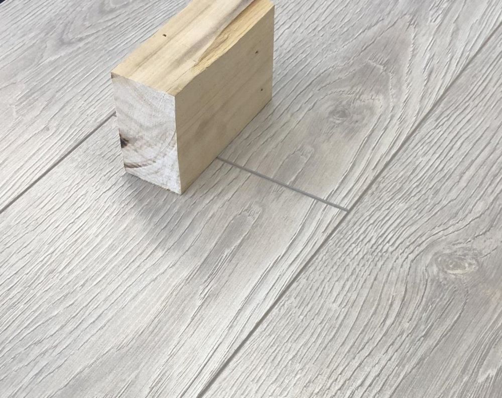 Ламинат "SunFloor" 8/32 4V Дуб Лайн 37 (1380*193*8 мм) — купить в Ростове-на-Дону