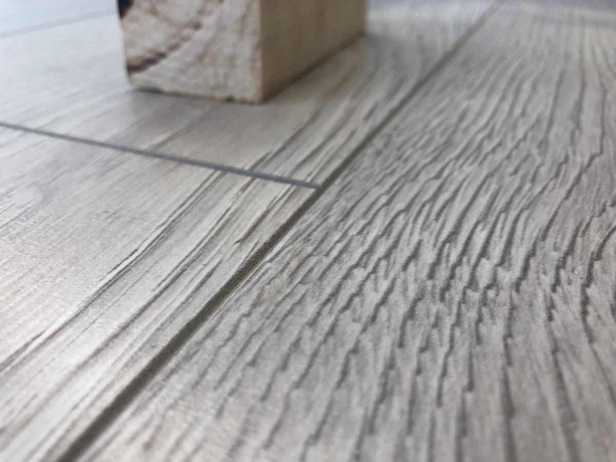 Ламинат "SunFloor" 8/32 4V Дуб Лайн 37 (1380*193*8 мм) — купить в Ростове-на-Дону